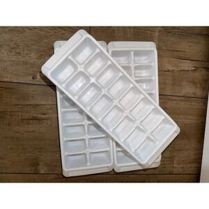 Rubbermaid White Plastic Ice Cube Trays Set of 3 Stackable Easy Release 16 Cube